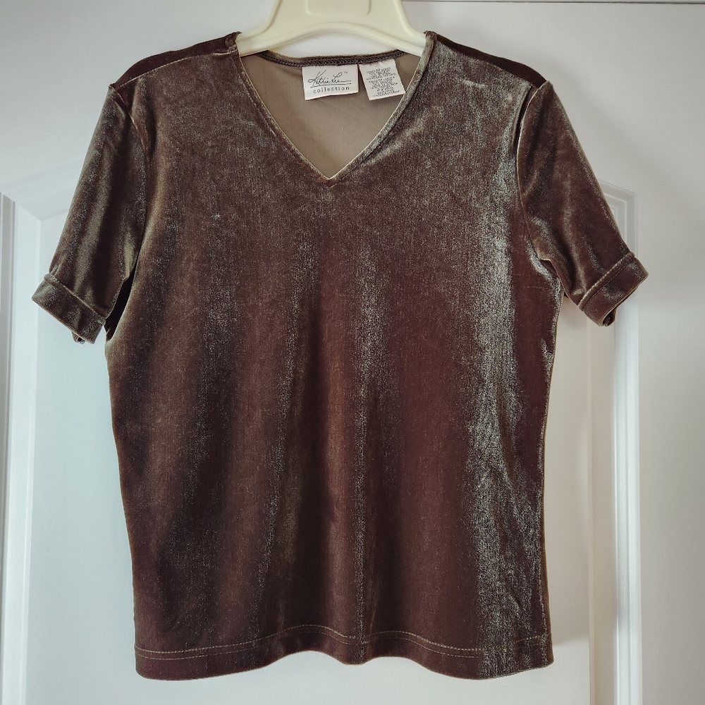 KATHIE LEE COLLECTION OLIVE GREEN VELVET TOP SIZE M